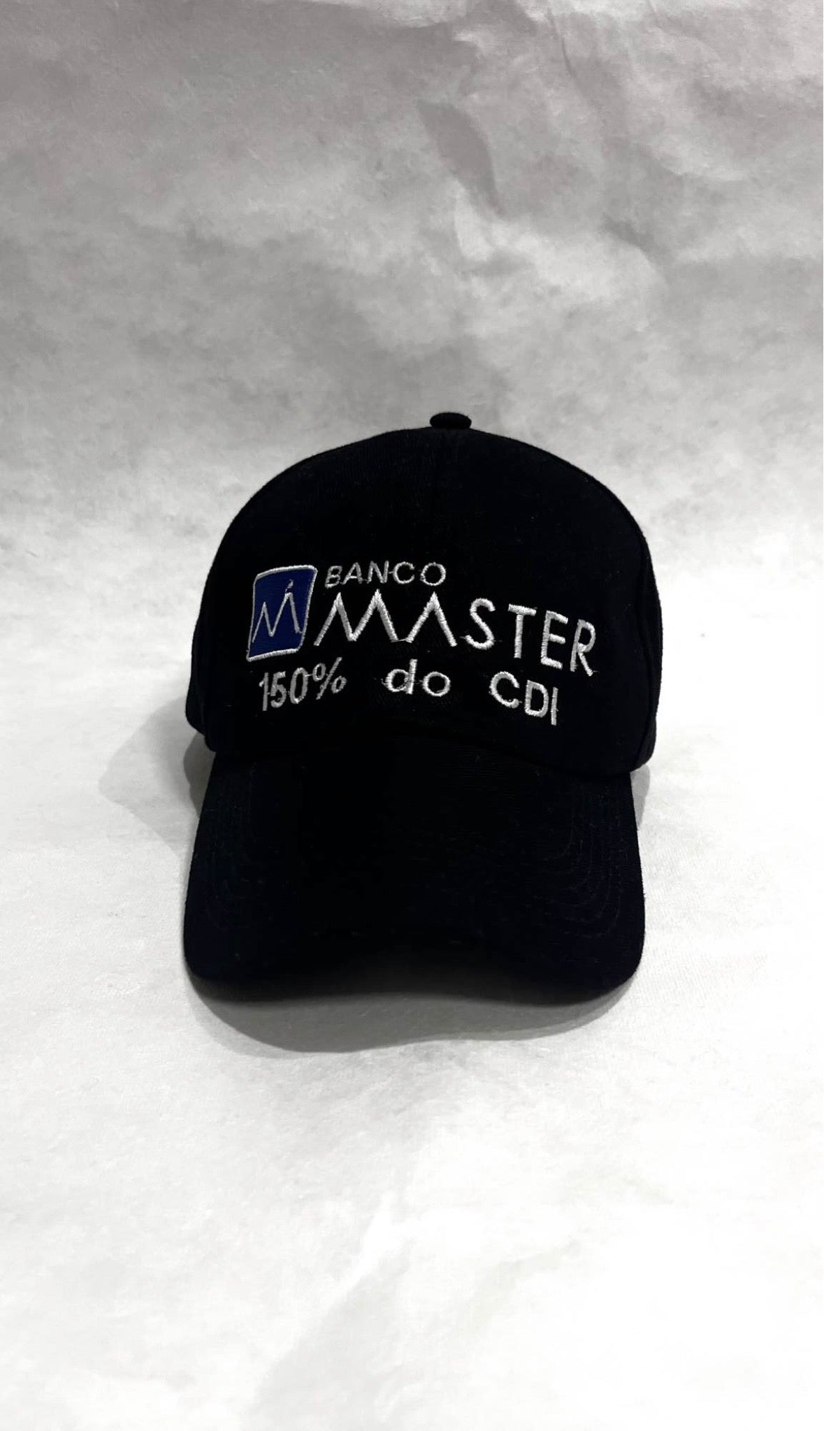 Boné Banco Master 150% CDI